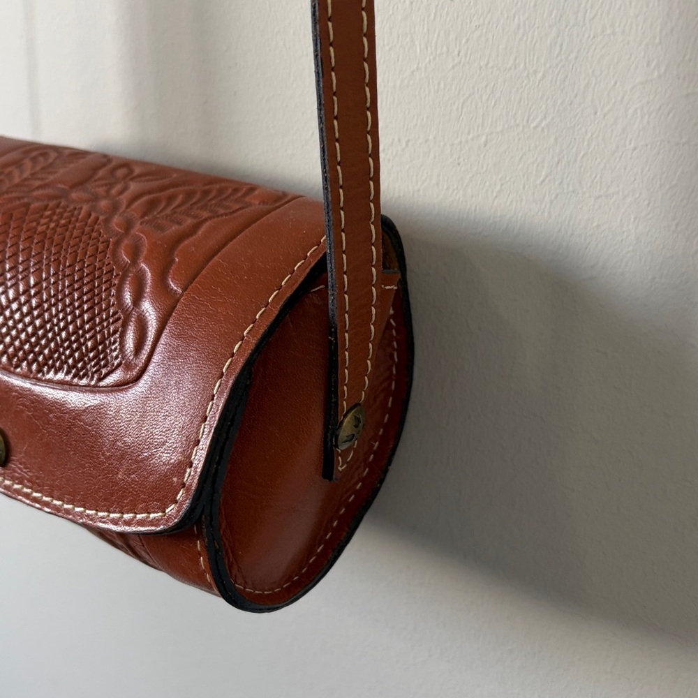 Patricia Nash Amatrice Tooled Italian Leather Roll Crossbody Bag Brown - Picture 4 of 10